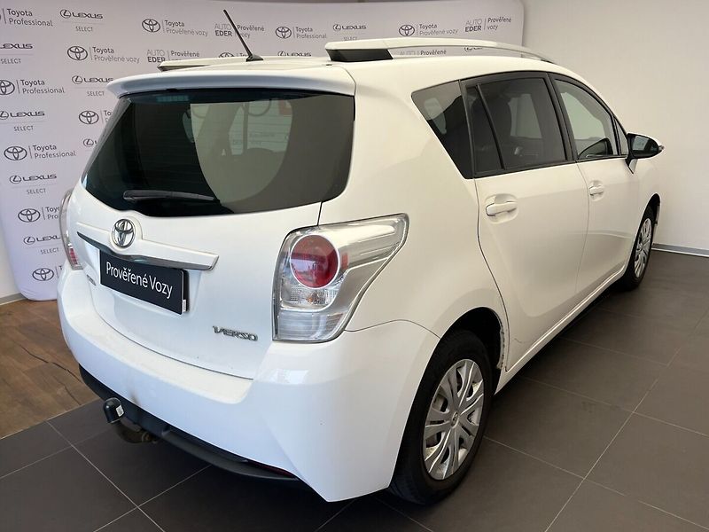 Toyota Verso 1.8 Valvematic Active - fotka 4 z 24
