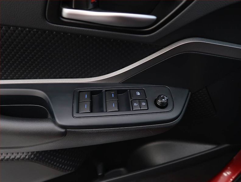 Toyota C-HR (2022) Dynamic 1.8 Hybrid, digi klima - fotka 22 z 22