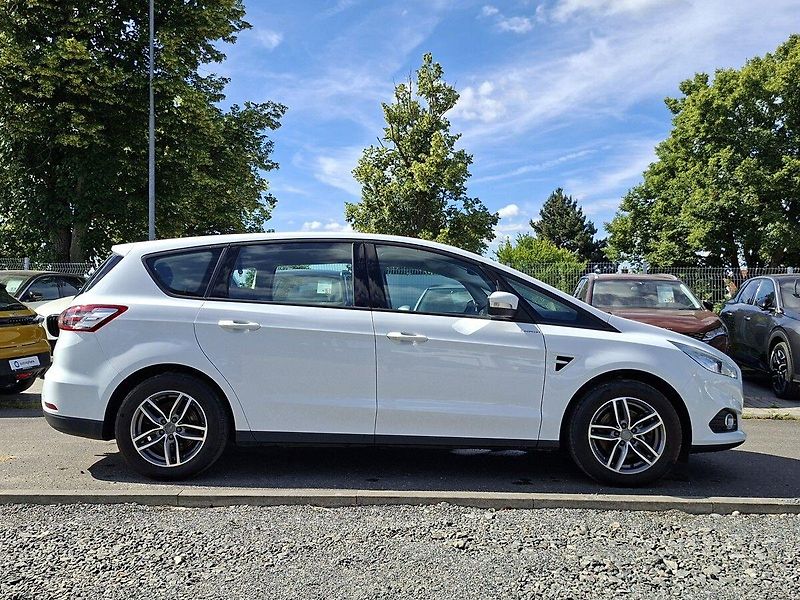 Ford S-MAX 1,5 EcoBoost 160k M6 - fotka 9 z 23