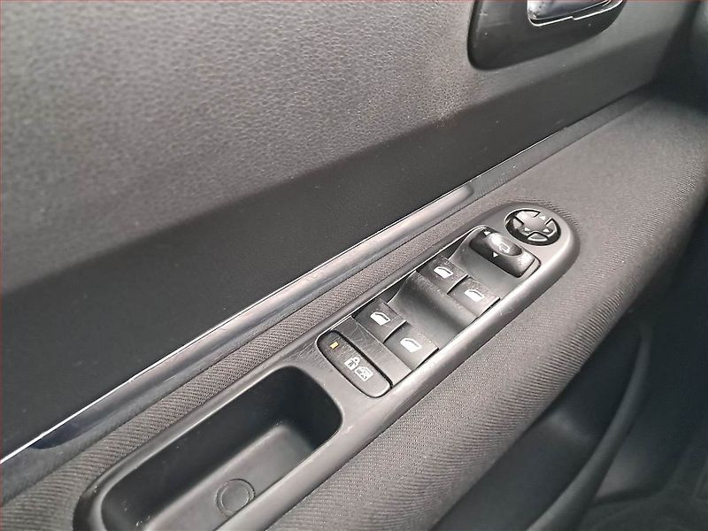 Peugeot 5008 (2011) 2.0 HDI, Tempomat - fotka 15 z 15