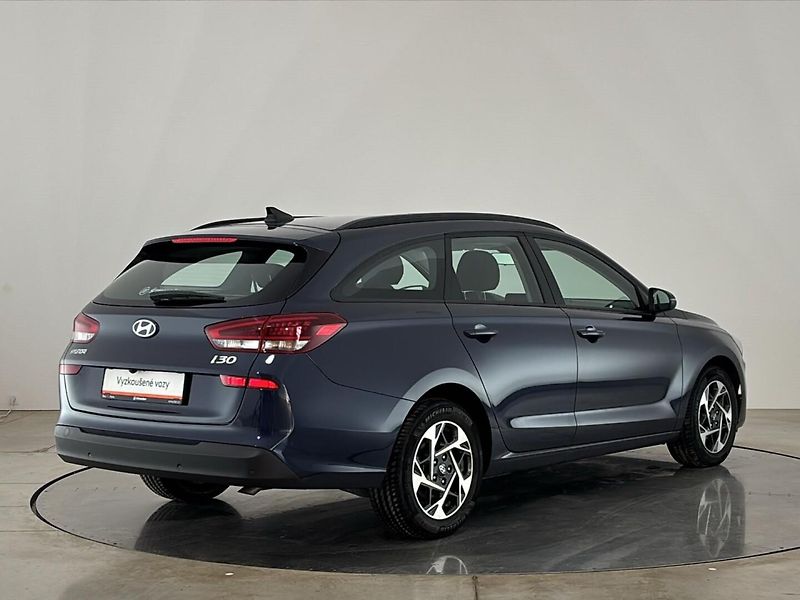 Hyundai i30 Smart DCT - fotka 2 z 27