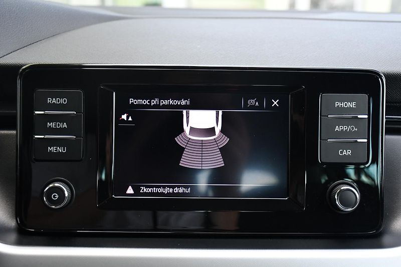 Škoda Scala 1.5TSi ČR 1M - fotka 32 z 37