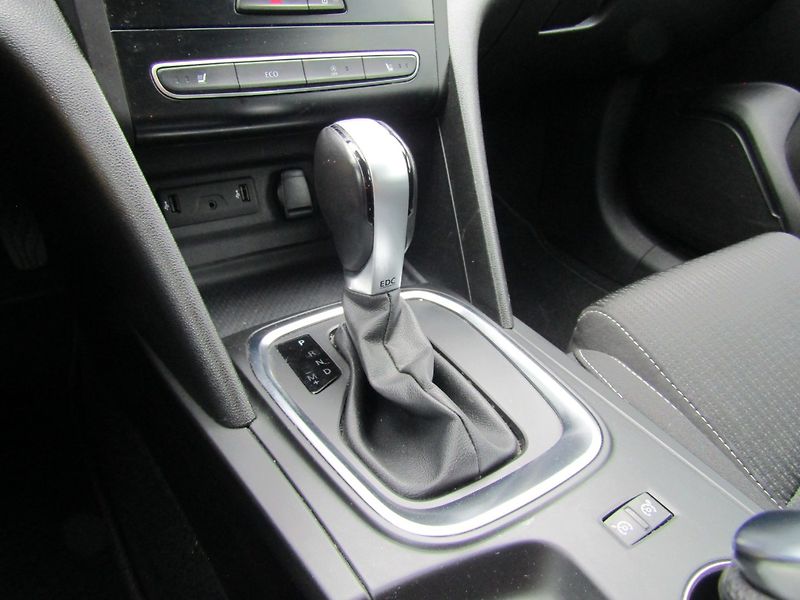 Renault Mégane (2019) 1.3 TCe  AUTOMAT - fotka 39 z 46