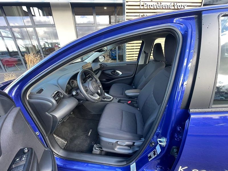 Toyota Yaris 1.5 Hybrid automat 116k Comfor - fotka 6 z 27