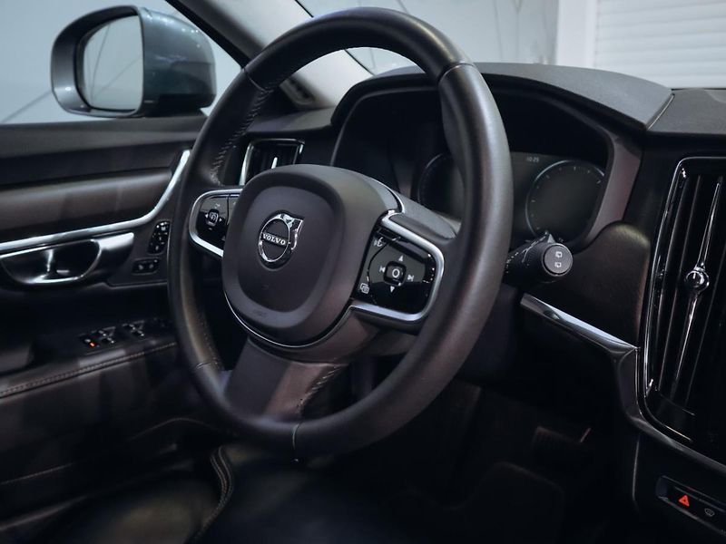 Volvo V90 D5 Cross Country 173 kW - fotka 15 z 26
