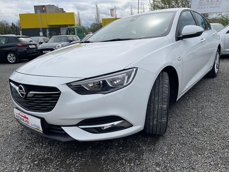 Opel Insignia 2.0CDTi 125kW AT-NEHAV-DPH-ČR! - fotka 12 z 32