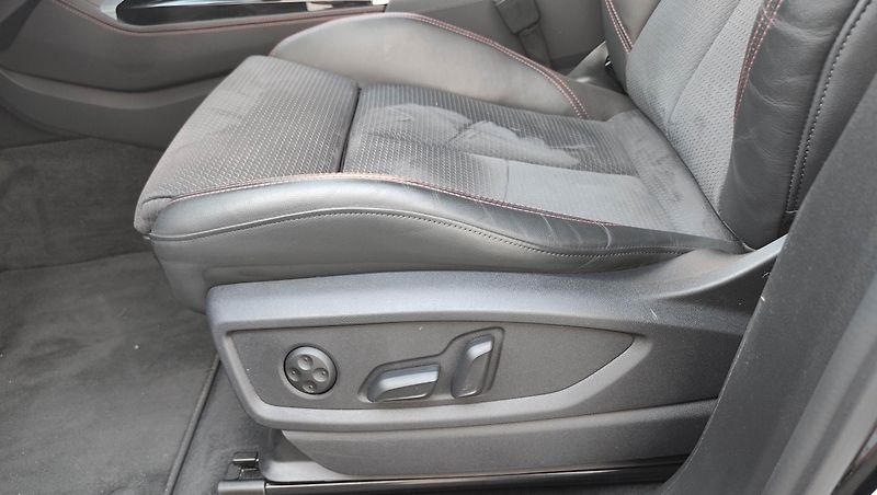 Audi Q5 (2023) Sportback S-line, B&O, Quattro - fotka 33 z 47