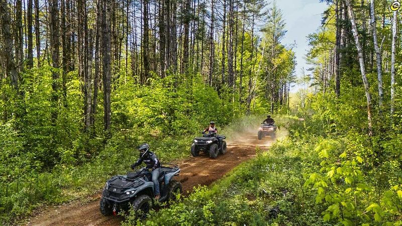 Can-Am Outlander 1000R XT-P (2026) SAS MY26 - fotka 3 z 20