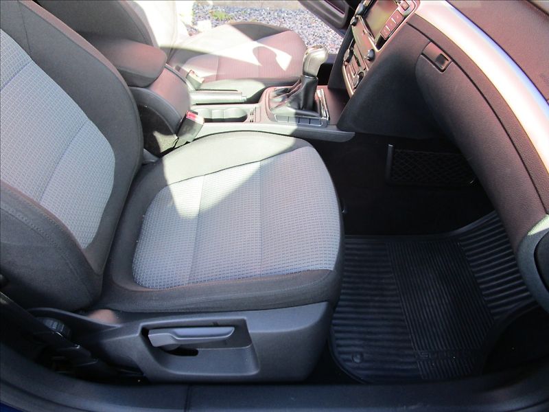 Škoda Superb Combi 2.0TDi Ambi, aut. Klima - fotka 16 z 40