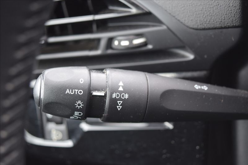 Citroën C4 Picasso 1,6 HDI 68KW KLIMA BEZ ADBLUE - fotka 29 z 51