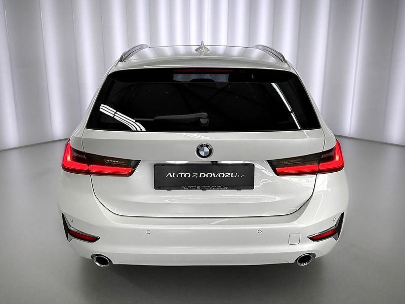 BMW Řada 3 320d xDrive AT LUXURY LINE, PA - fotka 6 z 29