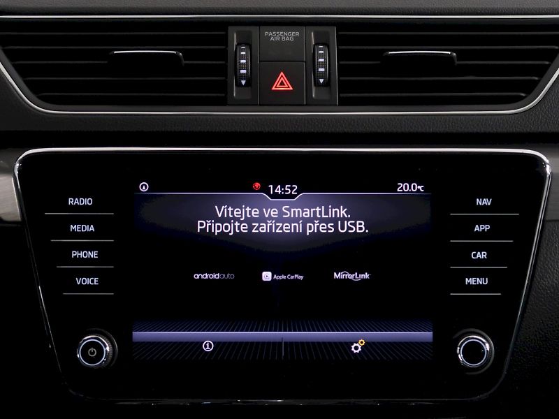 Škoda Superb (2019) STYLE 2.0TDI 140KW DSG 4x4 MAT - fotka 21 z 34