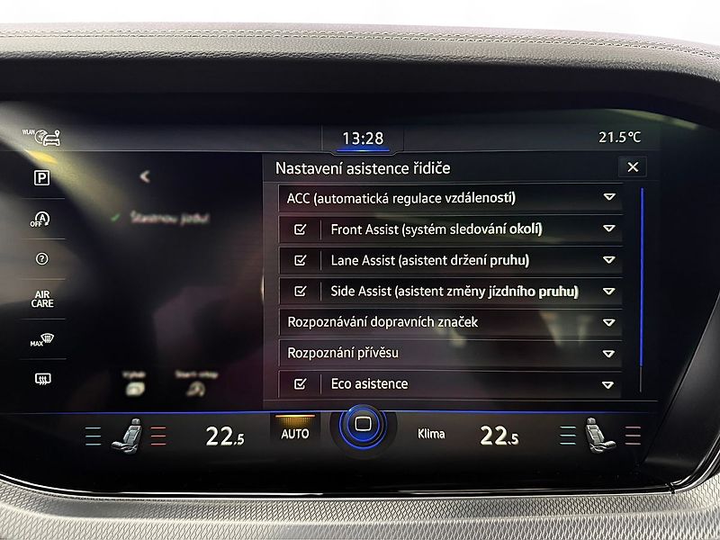 Volkswagen Touareg 4.0TDI V8 R-LINE 4MOTION, BLAC - fotka 19 z 29