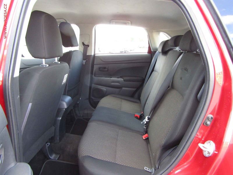 Mitsubishi ASX (2017) 1.6 MIVEC, 1.maj,ČR - fotka 11 z 16