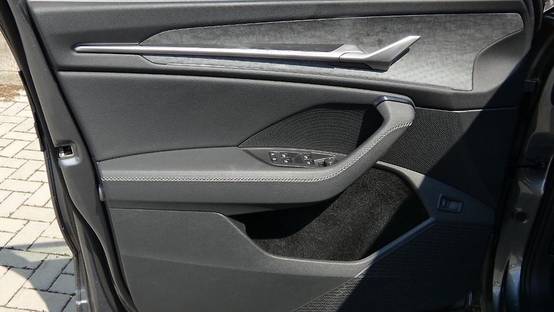 Škoda Kodiaq 2,0 TDi Selection 142 kW 4x4 D - fotka 7 z 28