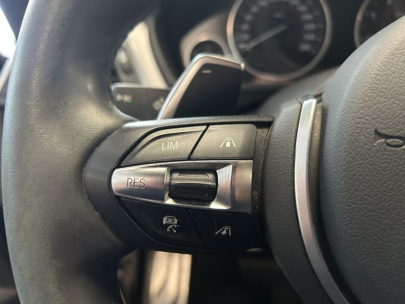 BMW Řada 3 (2017) 320d xDrive M SPORT HUD LED - fotka 13 z 29