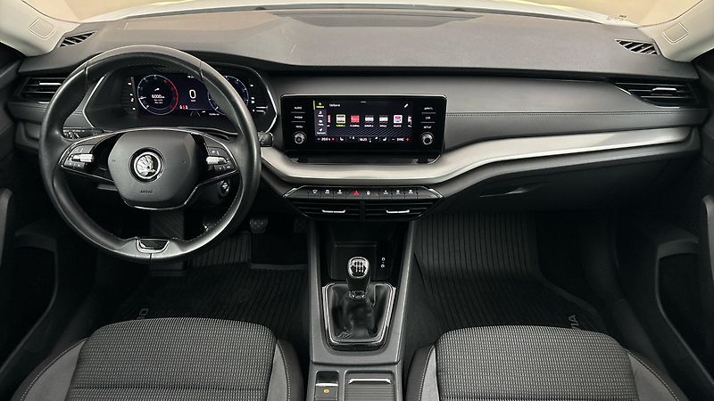 Škoda Octavia 2.0 TDI Ambition - fotka 8 z 25