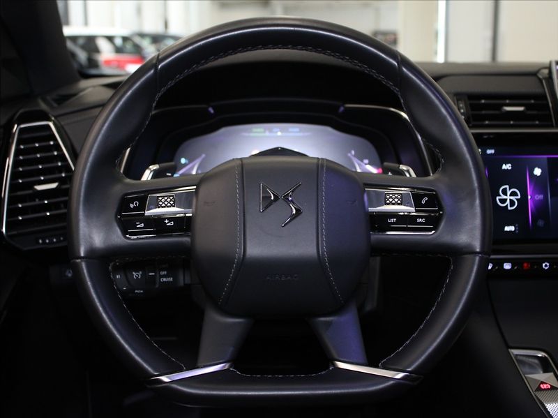 DS Automobiles DS7 Crossback 1,6 PHEV 300k.4x4 Rivoli PANO. - fotka 9 z 29