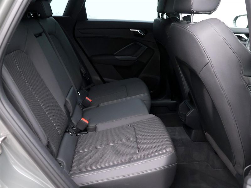 Audi Q3 2,0 35TDI  S-tronic CZ S-line - fotka 14 z 39