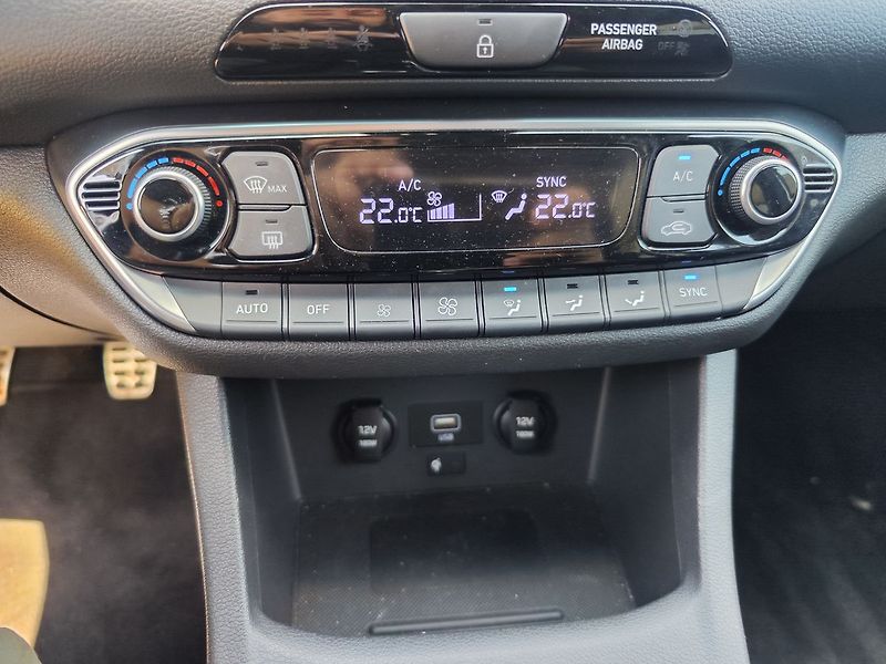 Hyundai i30 1.5 T-GDI/117 N-Line - fotka 20 z 31