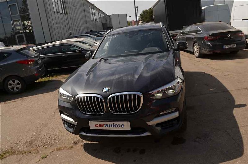 BMW X3 (2019) XDRIVE 30I - fotka 2 z 21