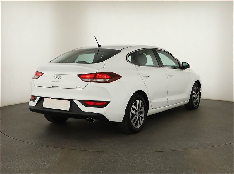 Hyundai i30 (2019) 1.6 CRDi, Tempomat - fotka 5 z 13