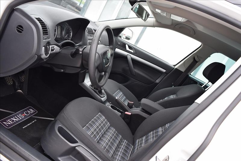 Škoda Octavia 1,2 TSI 77KW 2XKOLA XENONY - fotka 15 z 43