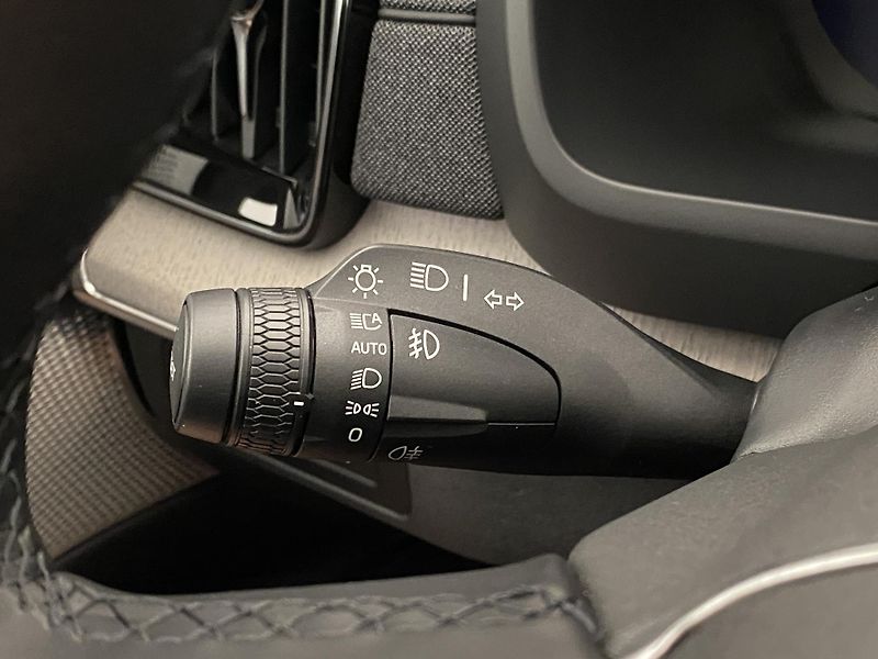 Volvo XC90 T8 RECHARGE BRIGHT ULTRA 7míst - fotka 22 z 70