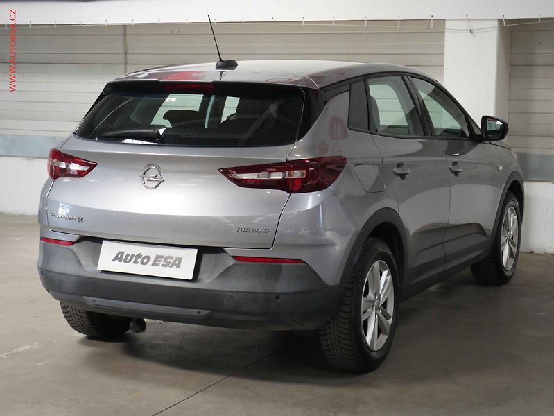 Opel Grandland X (2018) 1.6CDTi, LED - fotka 6 z 22