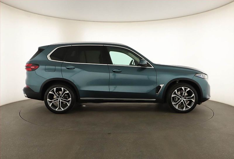 BMW X5 (2025) xDrive30d - fotka 6 z 20