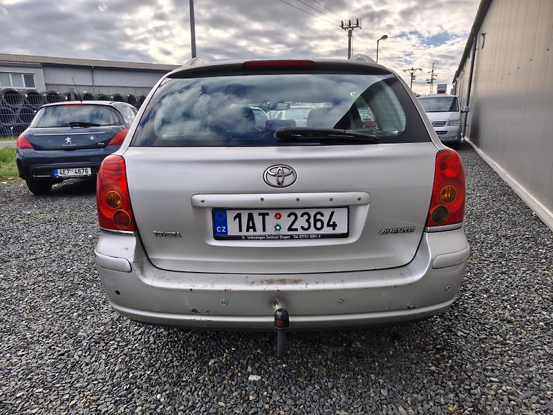 Toyota Avensis 2.4i   AUTOMAT - fotka 5 z 17