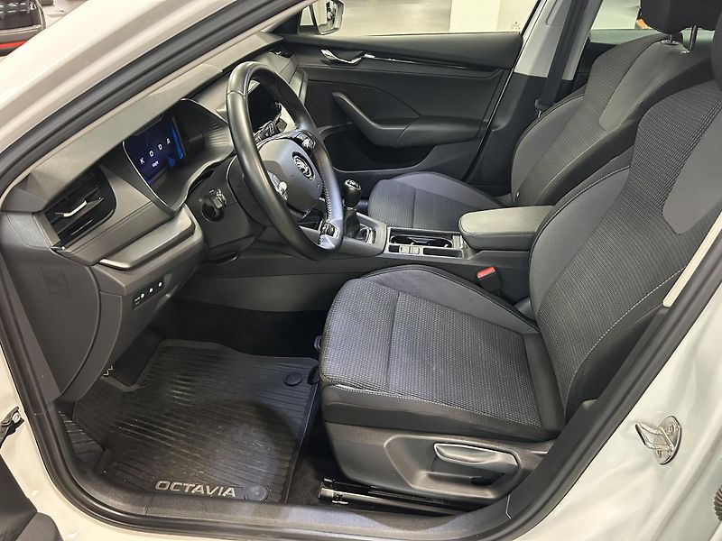 Škoda Octavia (2022) 1.5TSi Ambiion Plus 110kW  - fotka 5 z 23