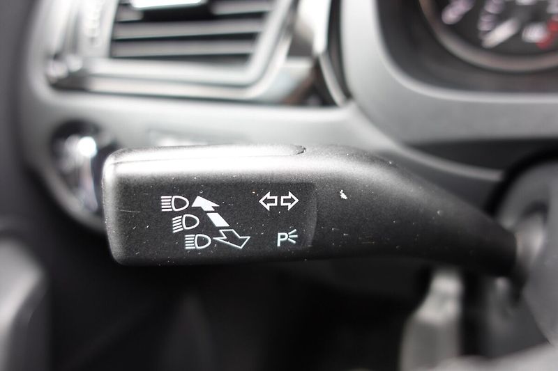 Škoda Rapid 1.6 TDI CR 66kW Ambition Fresh - fotka 21 z 24