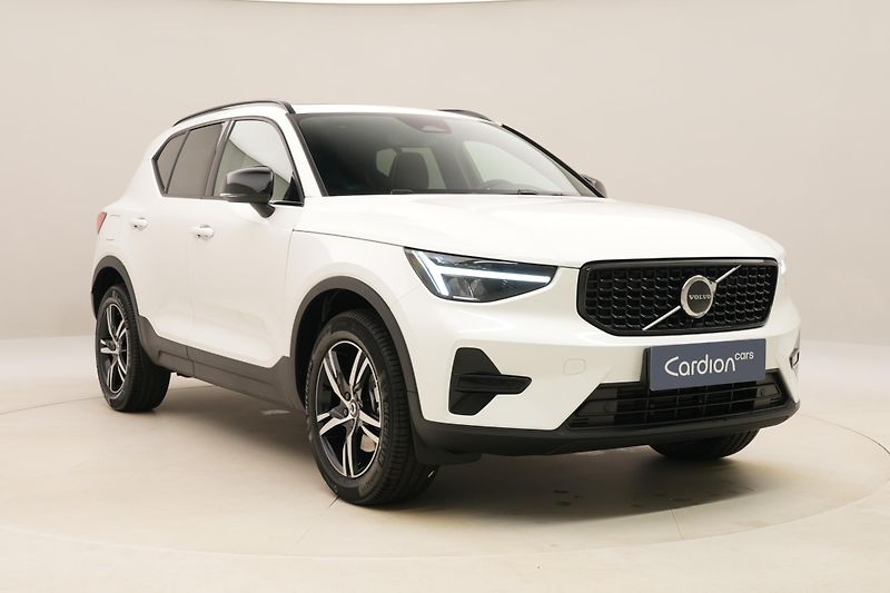 Volvo XC40 (2026) B3 AUT DARK PLUS - fotka 14 z 58