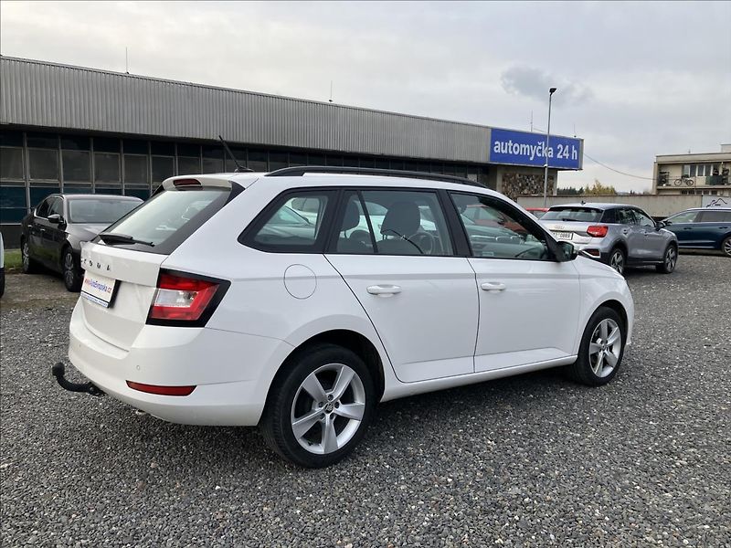 Škoda Fabia 1,0 Tažné,Navigace,Car Play - fotka 5 z 18