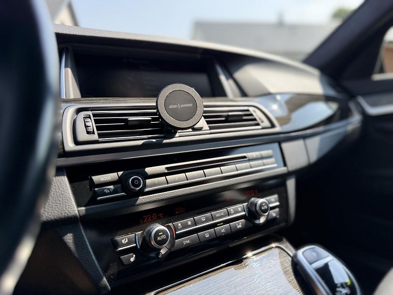 BMW Řada 5 (2015) 530d, 190kW, M-paket, xDrive - fotka 16 z 31