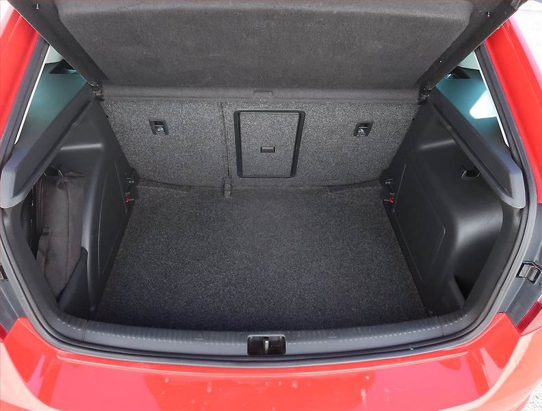 Škoda Rapid (2015) Spaceback 1.2 TSI, Serv.kniha - fotka 11 z 16