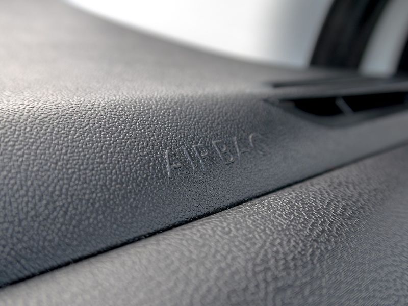 Peugeot 208 (2016) ČR 1.6HDI 55KW – PO SERVISU - fotka 22 z 38