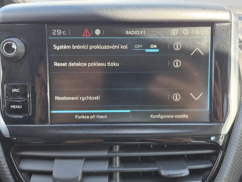Peugeot 2008 (2018) 1.2 PT 110 ALLURE MAN5 - fotka 22 z 28