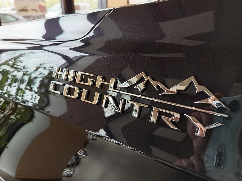 Chevrolet Tahoe (2026) High Country 2026,AWD,kola 24