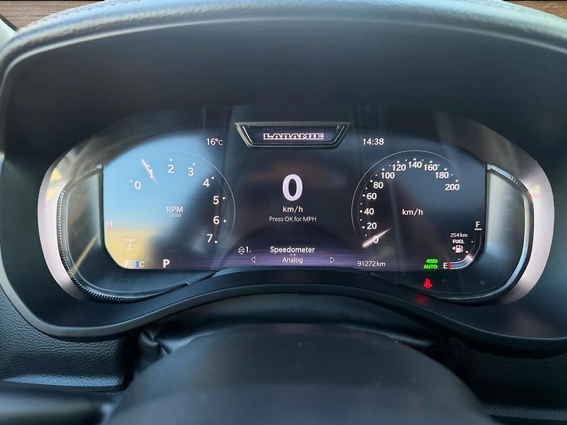 Dodge RAM (2023) +LARAMIE G/T+TRX PAKET+DPH+ - fotka 16 z 24