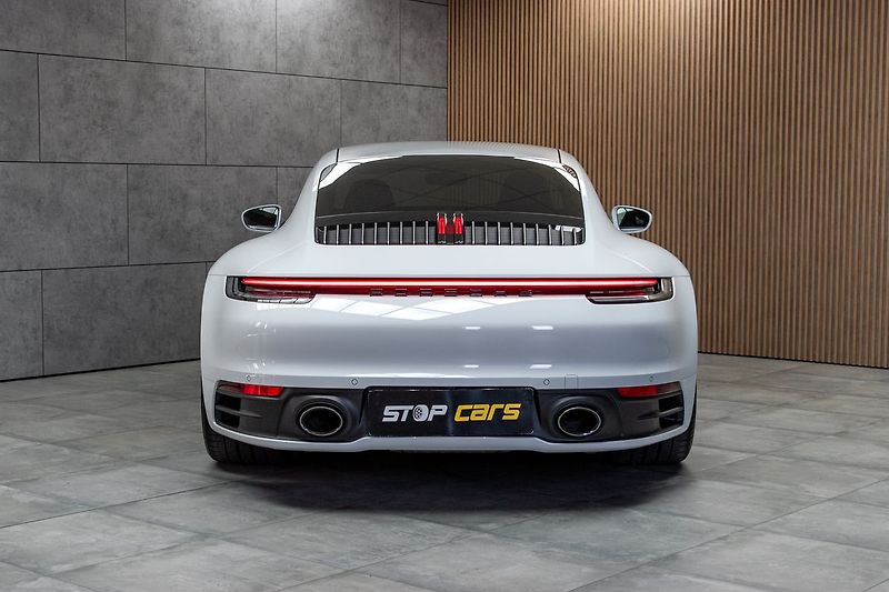 Porsche 911 992 CARRERA 4*BLACK PAKET*DPH* - fotka 5 z 37