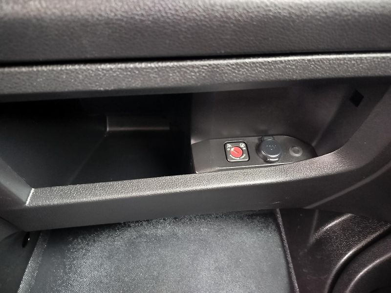 Opel Vivaro e, navigace, 9míst - fotka 20 z 27