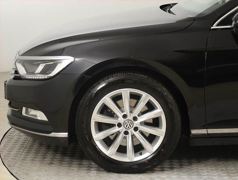 Volkswagen Passat (2019) Highline 2.0 TDI, Automat - fotka 15 z 22