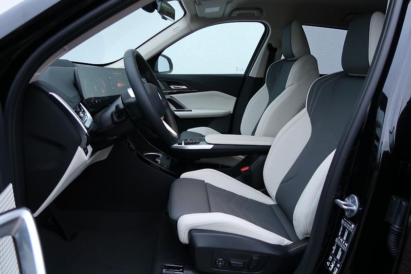 BMW X1 xDrive23d - fotka 2 z 6
