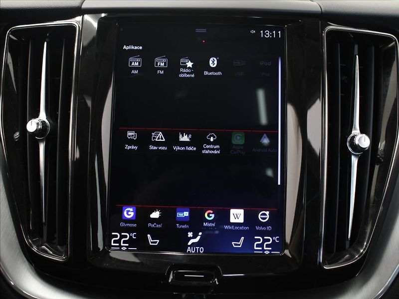 Volvo XC60 2,0 T5 184kW AWD Mom.PRO Pano. - fotka 11 z 25