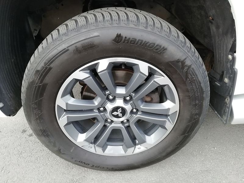 Mitsubishi L200 Intense 2.2 DI-D 4WD DC - fotka 20 z 21