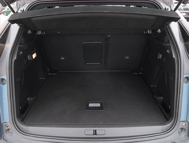 Peugeot 3008 (2022) GT 1.2 PureTech, Automat,Masáž - fotka 14 z 22