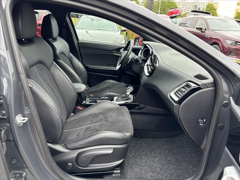 Kia XCeed 1,5 AT Black Edition ZÁRUKA - fotka 17 z 47