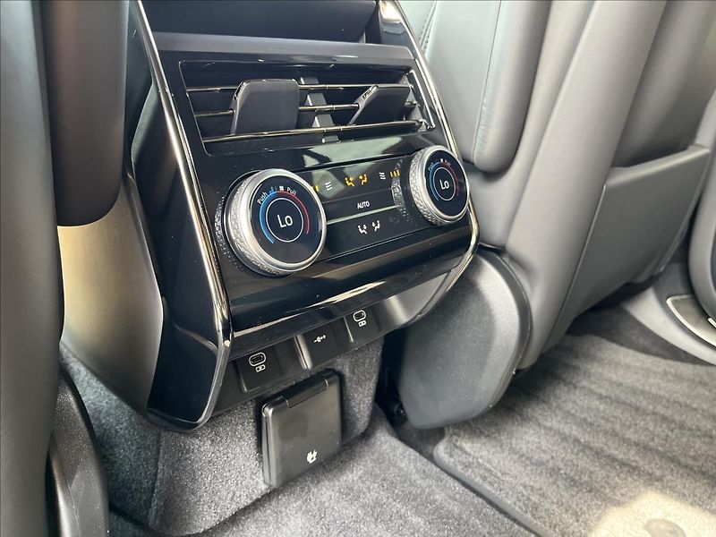 Land Rover Range Rover Sport (2026) 3,0 D350 AUTOBIOGRAPHY SWB - fotka 35 z 39